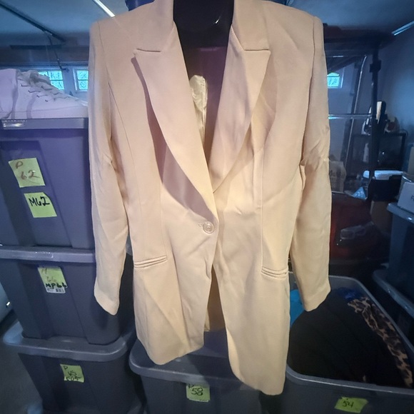 Studio I Jackets & Blazers - Elegant Cream Women's Blazer mp54